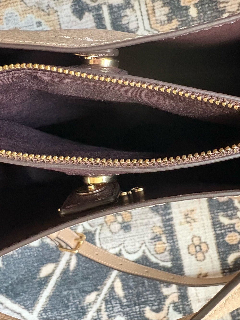 Authentic Coach Large Town Bucket Bag Taupe like new. $200. NOW!! $180.00 - Picture 10 of 12